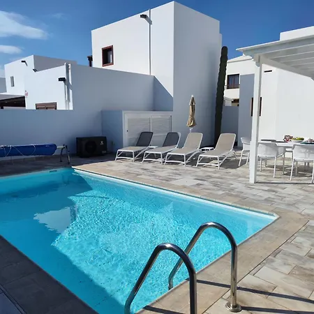 Сasa de vacaciones Anny Piscina Climatizada Aire Acondicionado Espaciosa Y Luminosa!